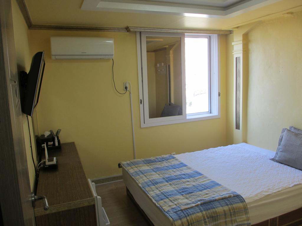 Moiri Guesthouse Yeosu Extérieur photo
