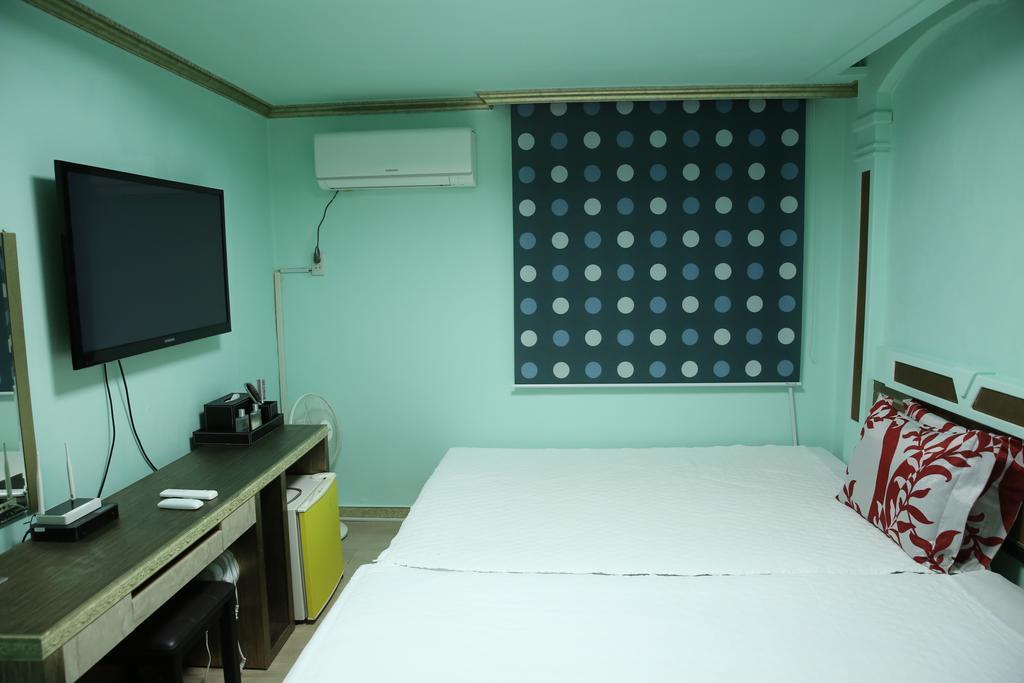 Moiri Guesthouse Yeosu Extérieur photo