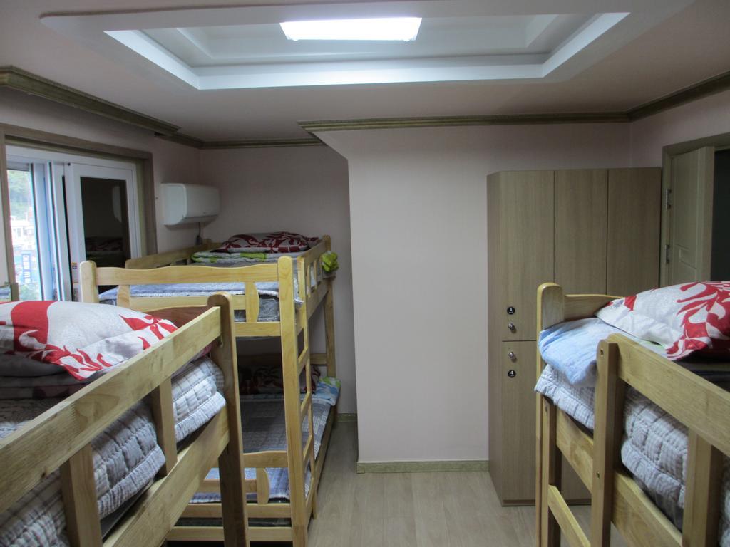 Moiri Guesthouse Yeosu Extérieur photo