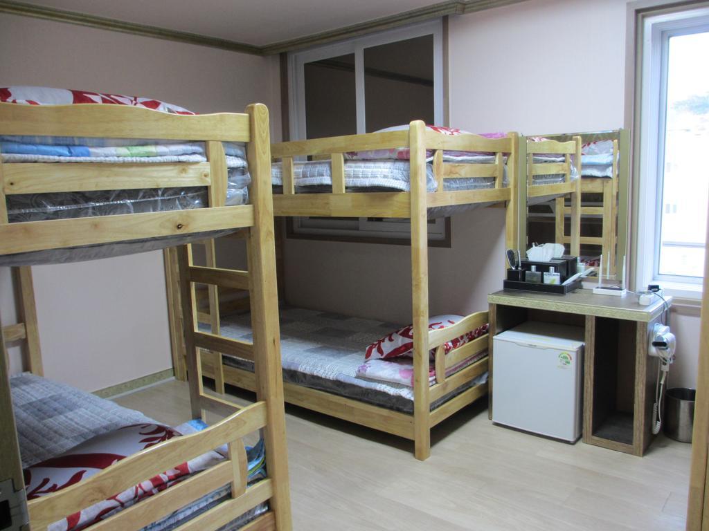 Moiri Guesthouse Yeosu Extérieur photo