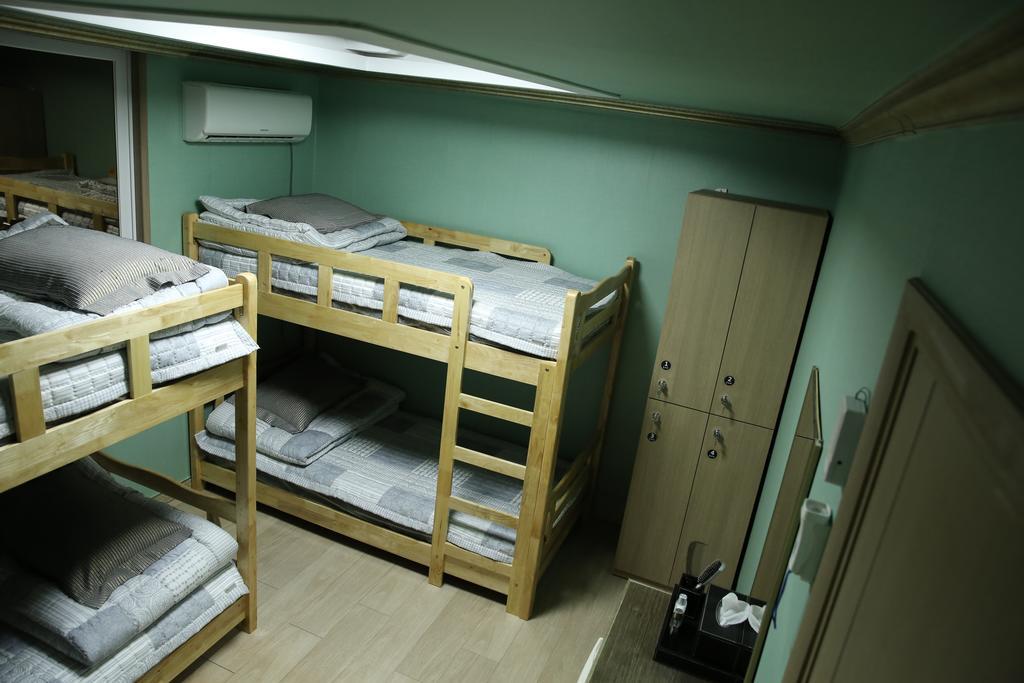 Moiri Guesthouse Yeosu Extérieur photo