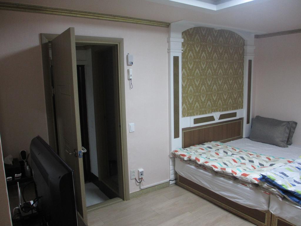 Moiri Guesthouse Yeosu Extérieur photo