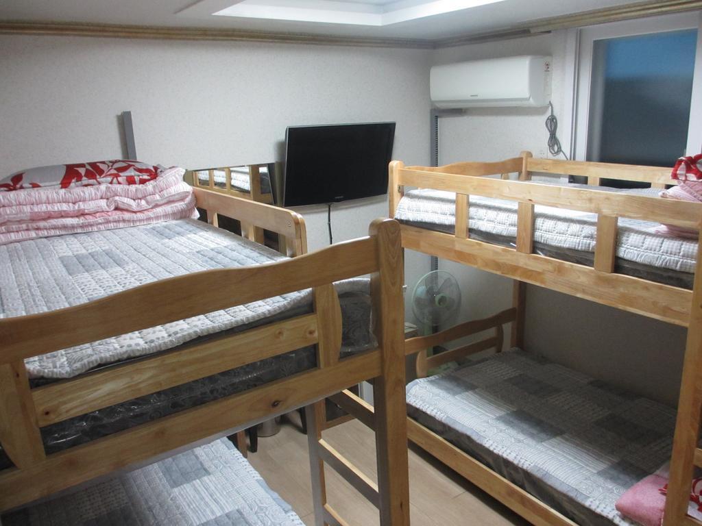 Moiri Guesthouse Yeosu Extérieur photo