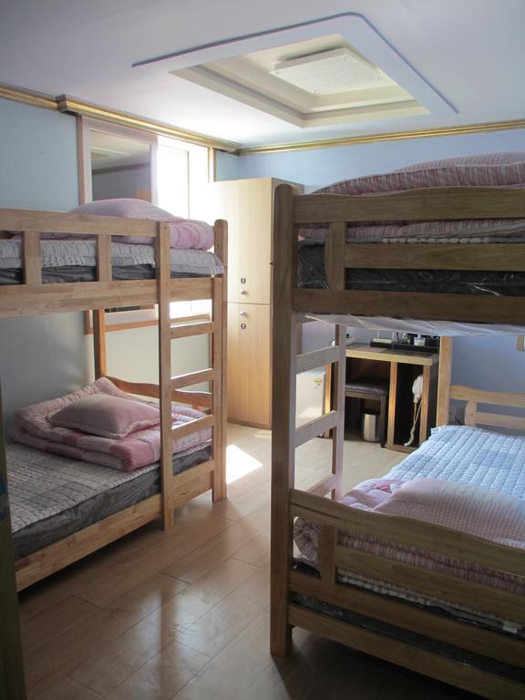 Moiri Guesthouse Yeosu Extérieur photo