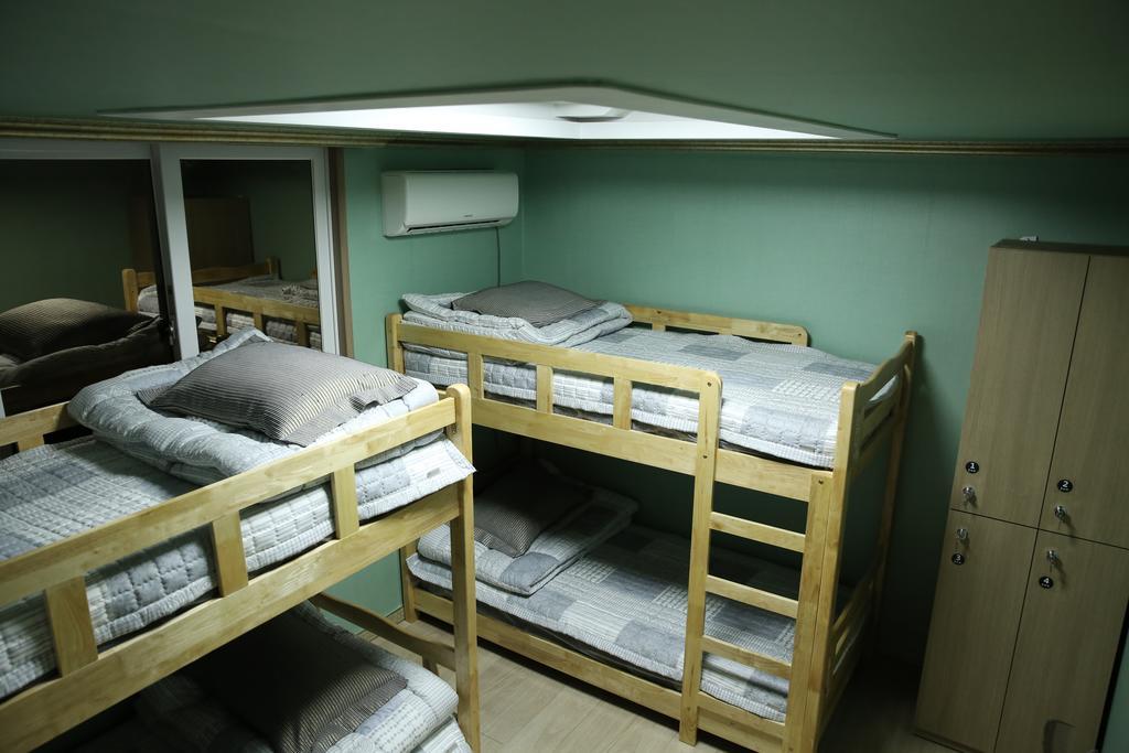Moiri Guesthouse Yeosu Extérieur photo