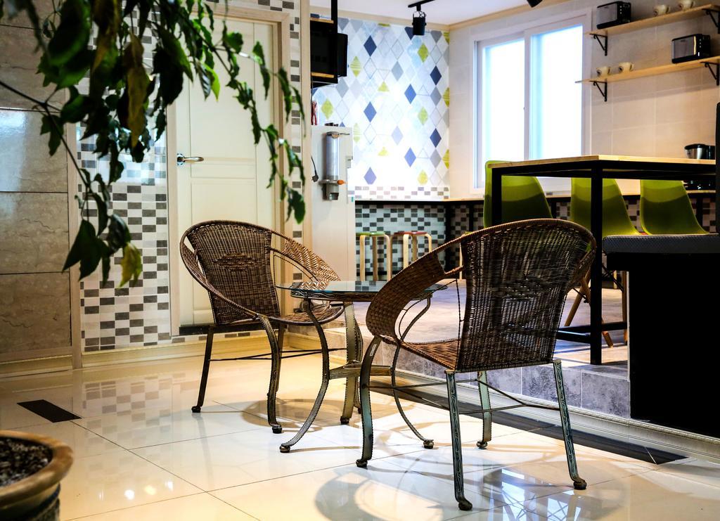 Moiri Guesthouse Yeosu Extérieur photo